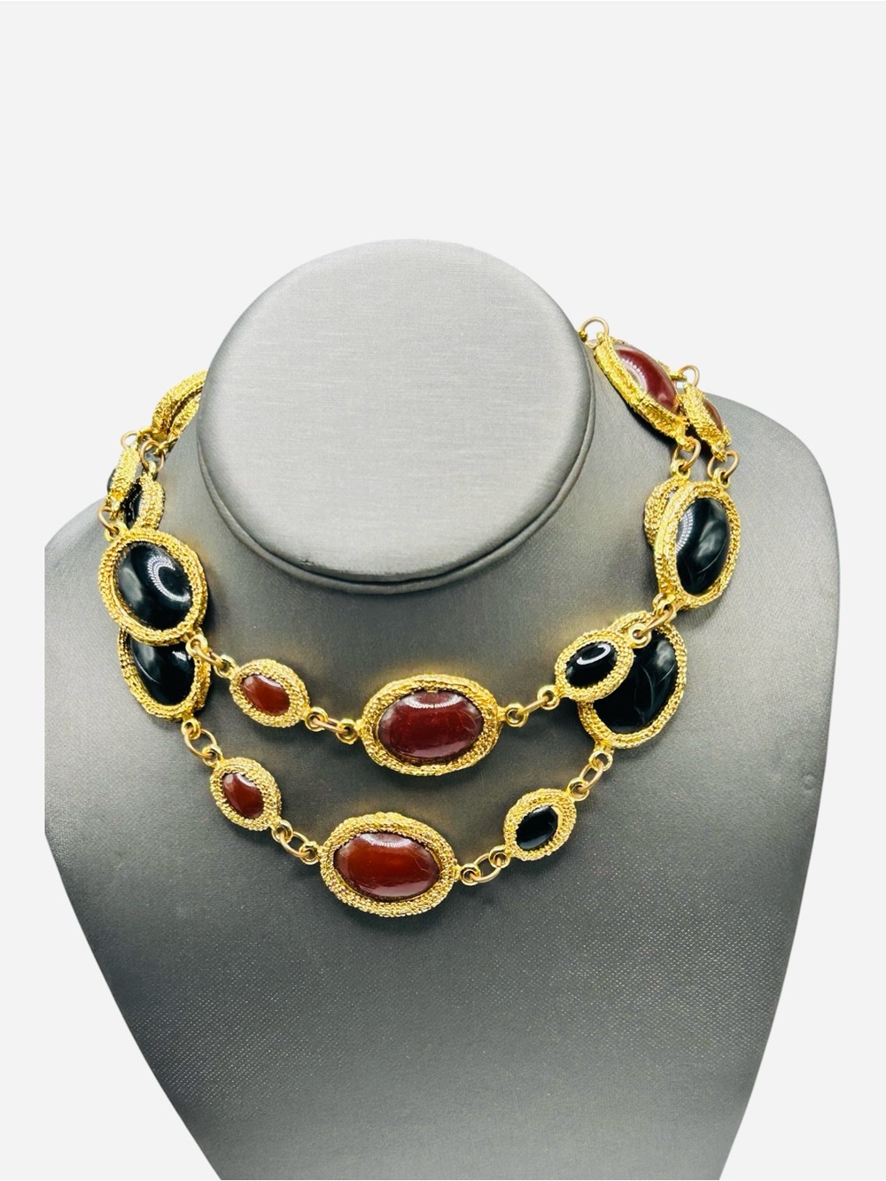Vintage Carol Dauplaise Carnelian and Black Glass Link Necklace